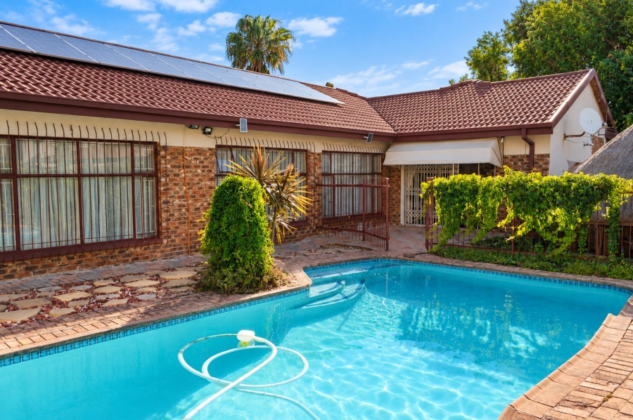 4 Bedroom Property for Sale in Wilkoppies North West